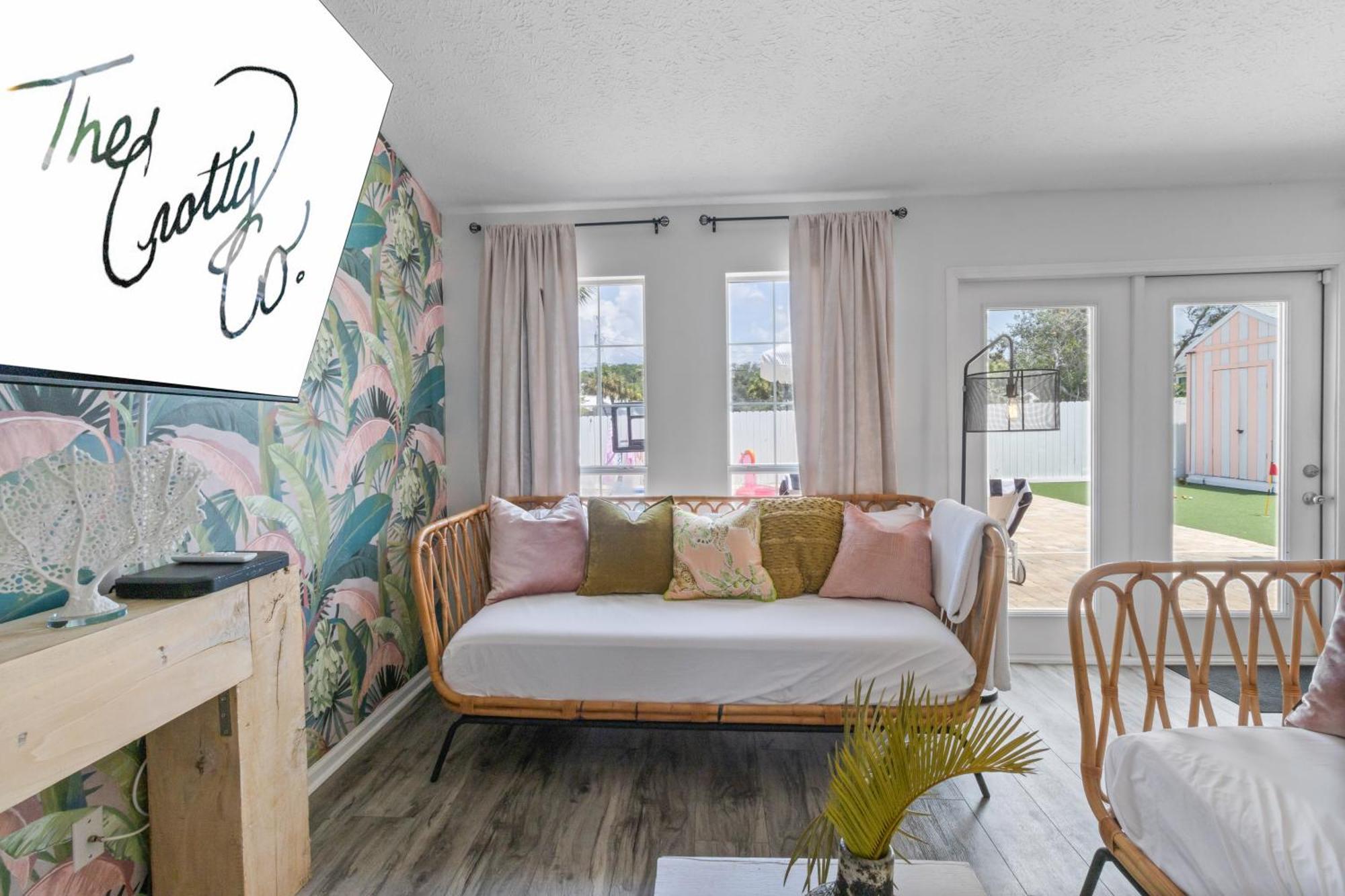 Steps To The & Close To 30a! Private Pool With Sundeck & Putt Putt Golf!