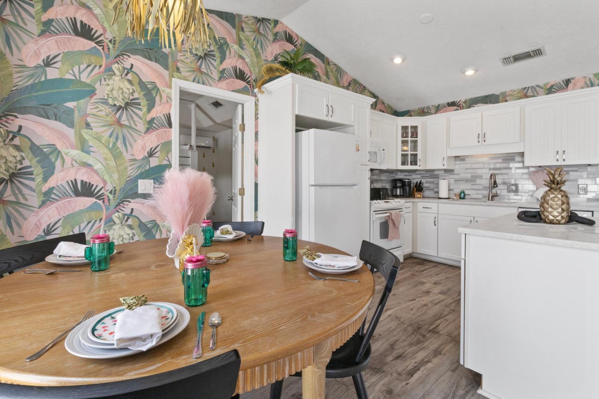 Steps To The & Close To 30a! Private Pool With Sundeck & Putt Putt Golf! *