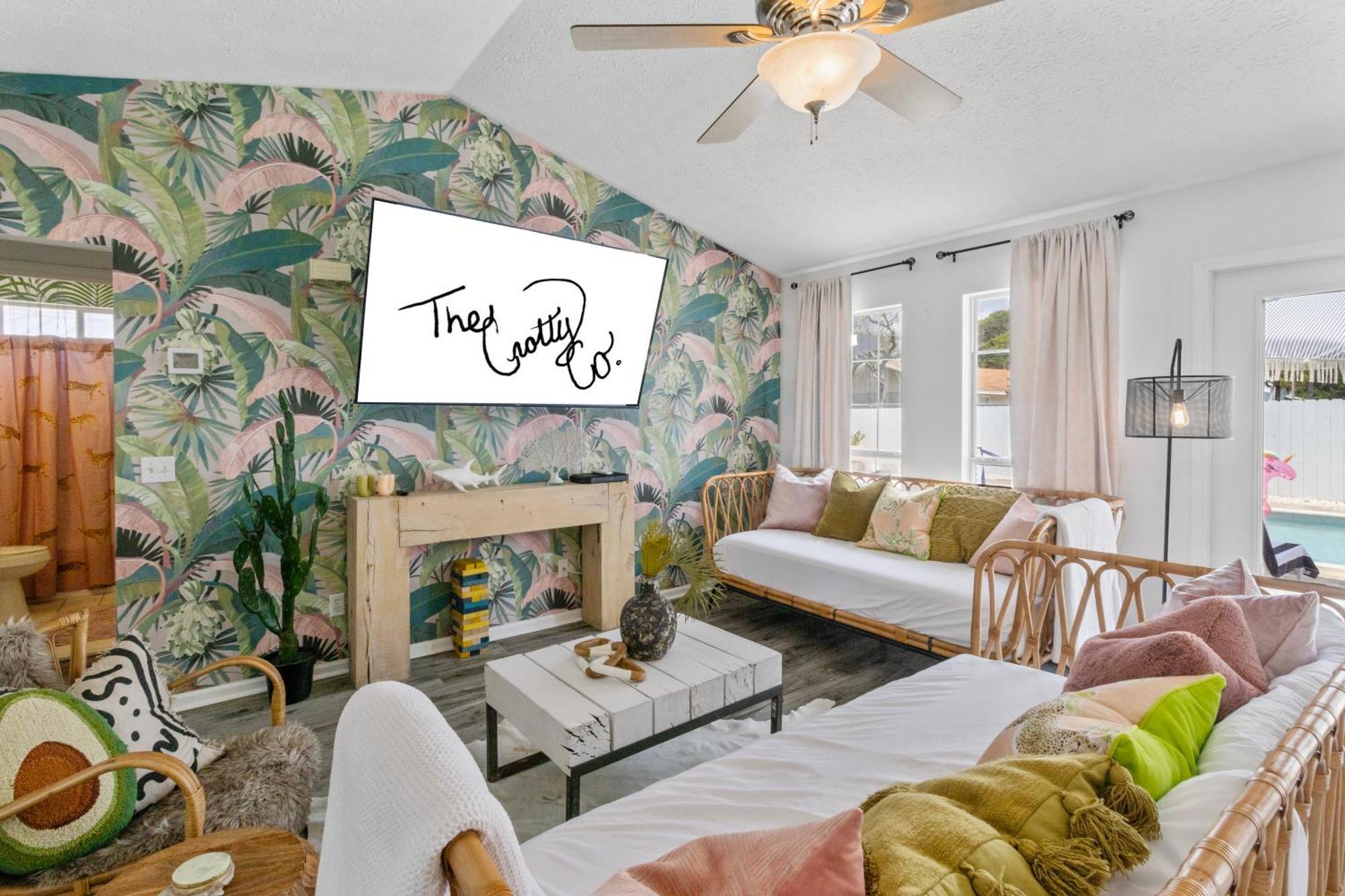 Steps To The & Close To 30a! Private Pool With Sundeck & Putt Putt Golf!
