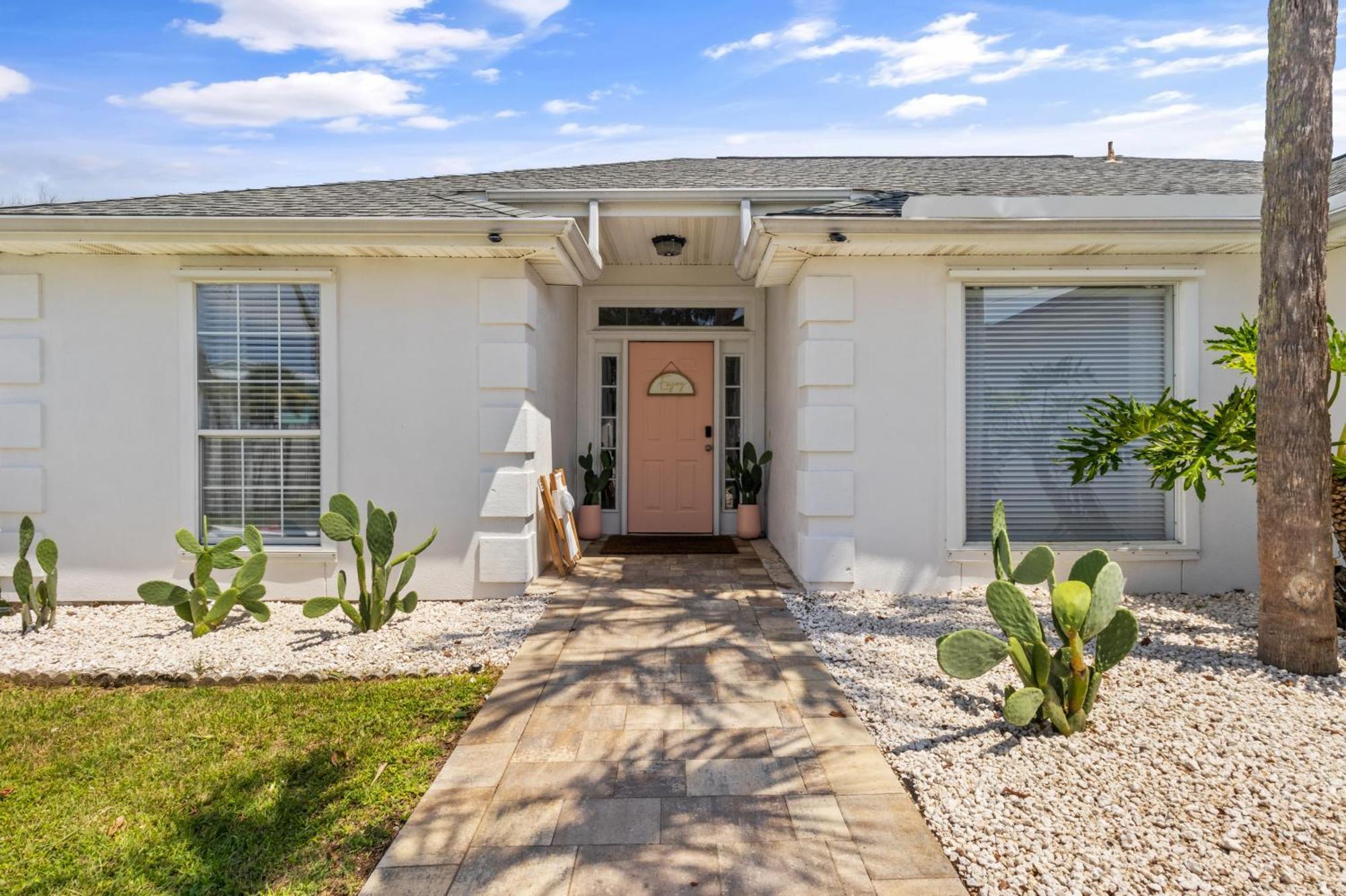 Steps To The & Close To 30a! Private Pool With Sundeck & Putt Putt Golf! Holiday home *